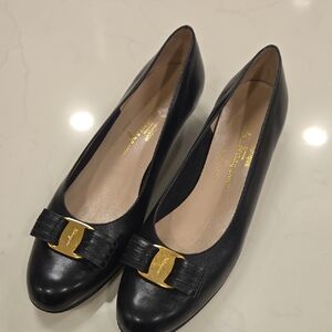Elegant Black Salvatore Ferramago Leather Women's Shoes with Gold Accent